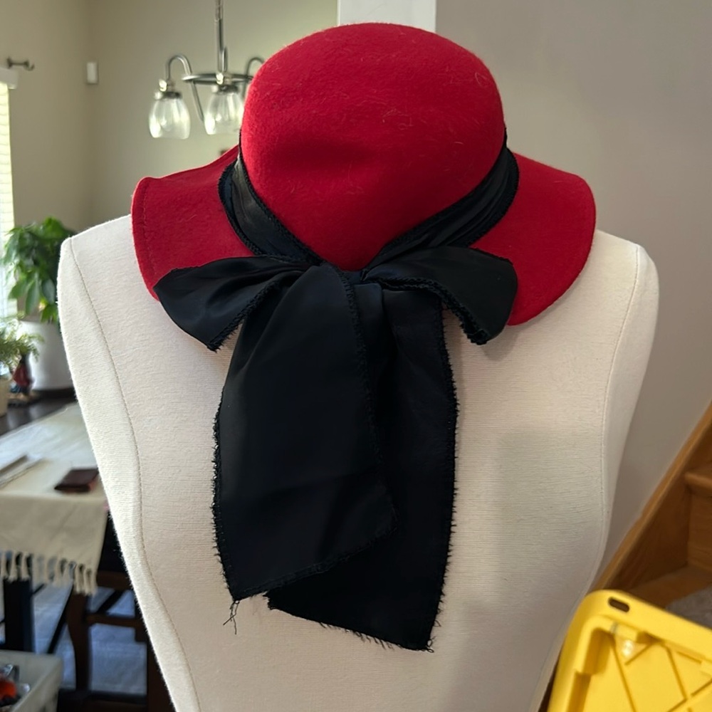 Vintage Red 100% Wool Wide Brim Hat with Black Satin Bow – One Size - Picture 2 of 6